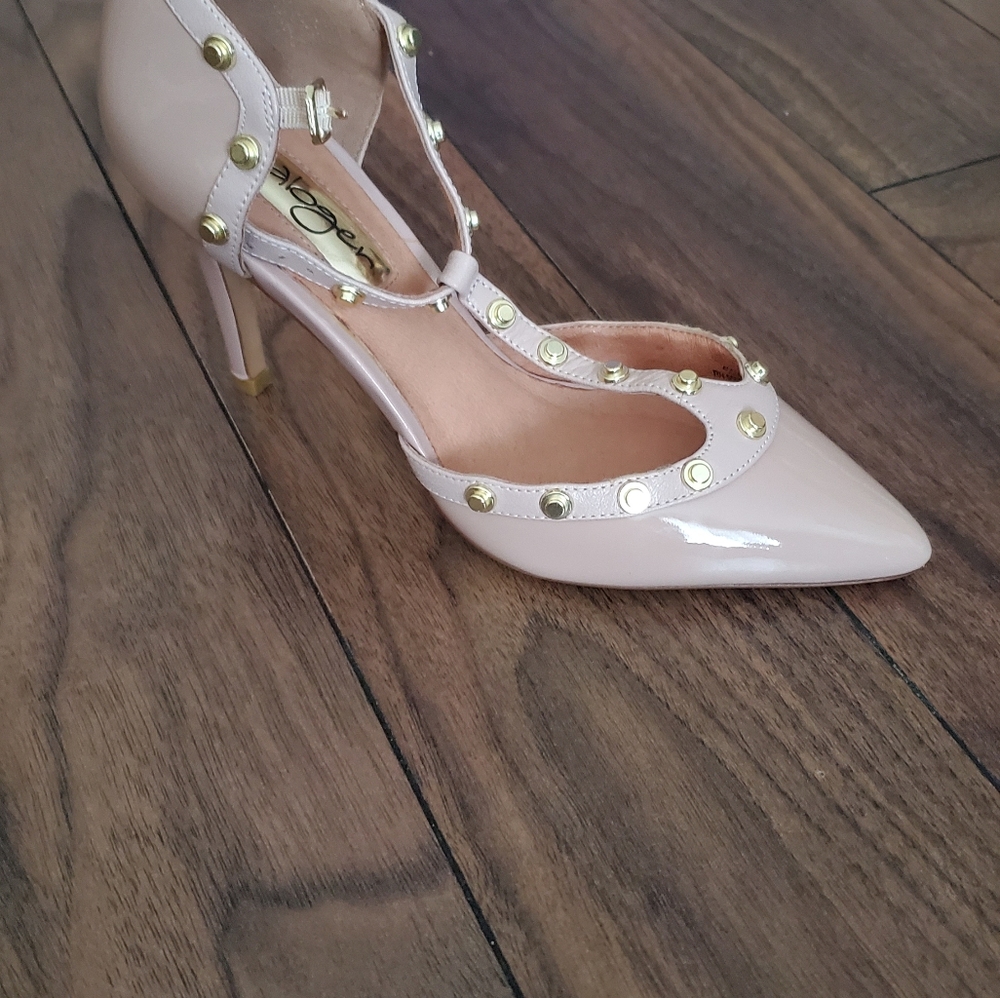 Nude Pumps - Picture 3 of 4